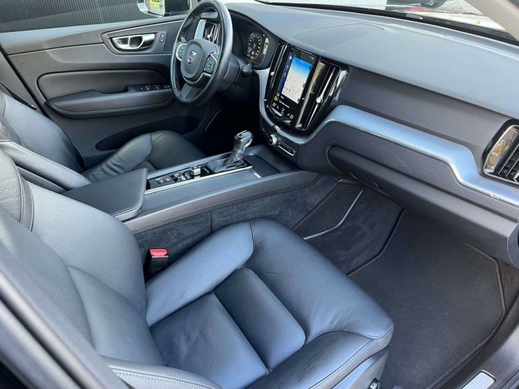 Volvo XC60 2.0 D4 Momentum Geartronic LED/Camera/Leder/Gps... Leconte Motors