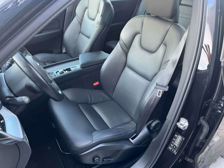 Volvo XC60 2.0 D4 Momentum Geartronic LED/Camera/Leder/Gps... Leconte Motors