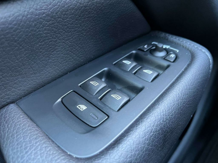 Volvo XC60 2.0 D4 Momentum Geartronic LED/Camera/Leder/Gps... Leconte Motors