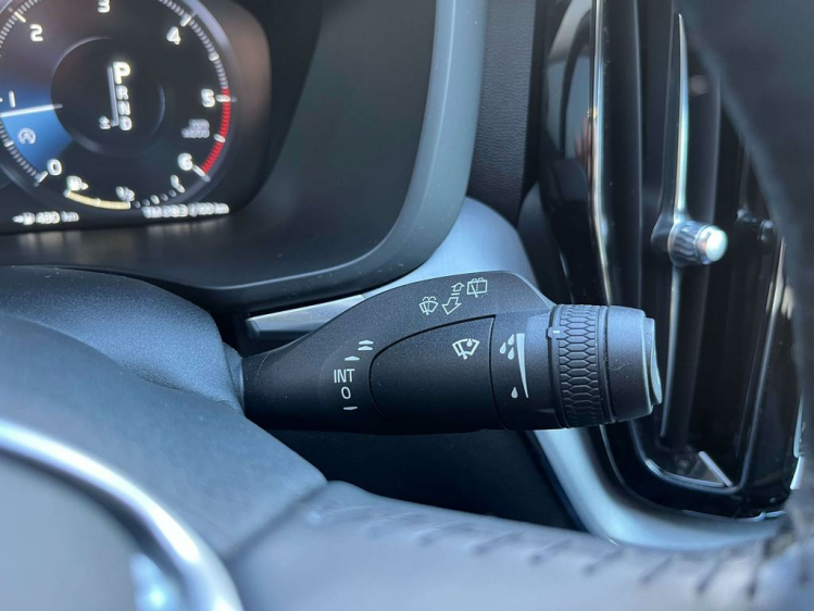 Volvo XC60 2.0 D4 Momentum Geartronic LED/Camera/Leder/Gps... Leconte Motors