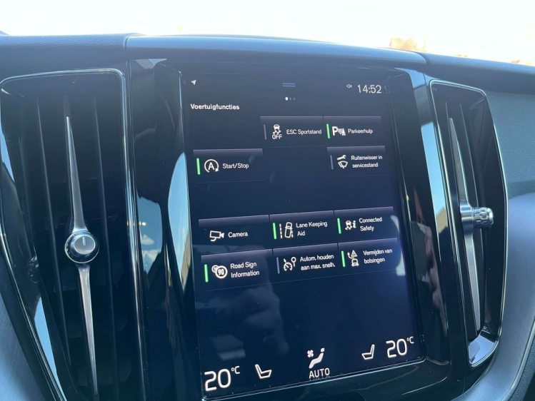 Volvo XC60 2.0 D4 Momentum Geartronic LED/Camera/Leder/Gps... Leconte Motors