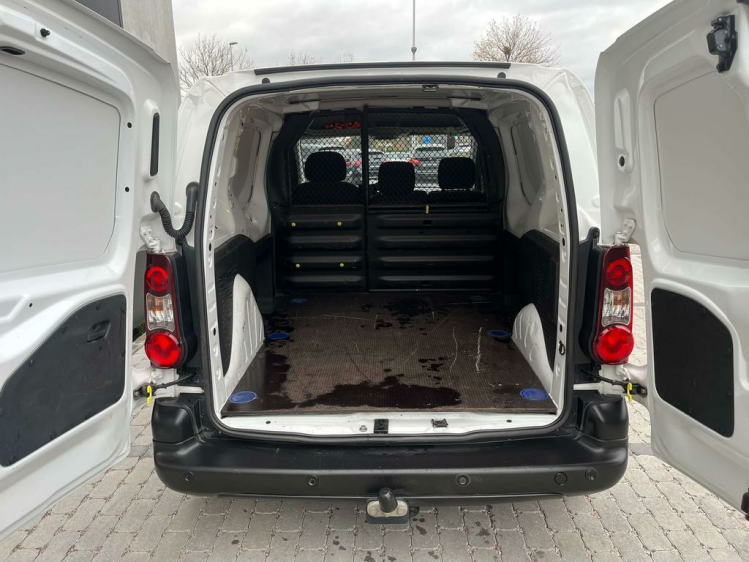 Peugeot Partner 1.6HDI Lichte Vracht 3-zit GPS/PDC/Trekhaak...! Leconte Motors