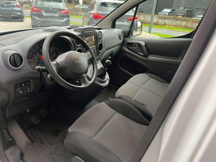 Peugeot Partner 1.6HDI Lichte Vracht 3-zit GPS/PDC/Trekhaak...! Leconte Motors