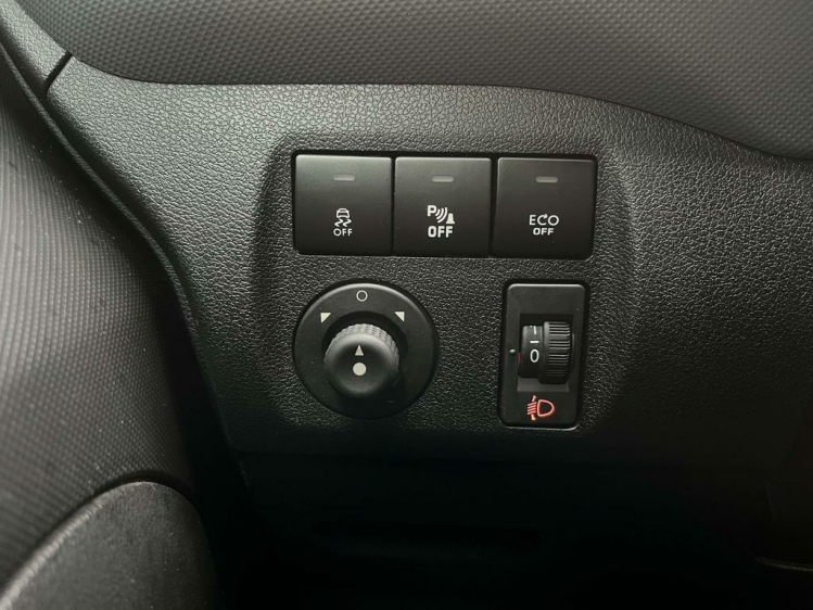 Peugeot Partner 1.6HDI Lichte Vracht 3-zit GPS/PDC/Trekhaak...! Leconte Motors