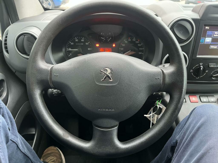 Peugeot Partner 1.6HDI Lichte Vracht 3-zit GPS/PDC/Trekhaak...! Leconte Motors