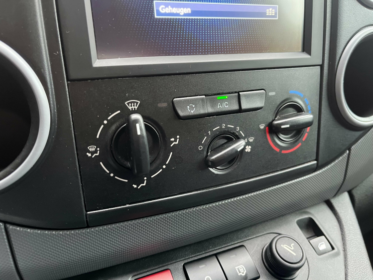 Peugeot Partner 1.6HDI Lichte Vracht 3-zit GPS/PDC/Trekhaak...! Leconte Motors