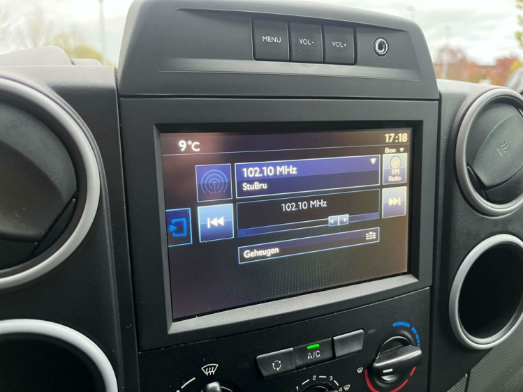 Peugeot Partner 1.6HDI Lichte Vracht 3-zit GPS/PDC/Trekhaak...! Leconte Motors