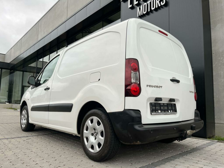Peugeot Partner 1.6HDI Lichte Vracht 3-zit GPS/PDC/Trekhaak...! Leconte Motors