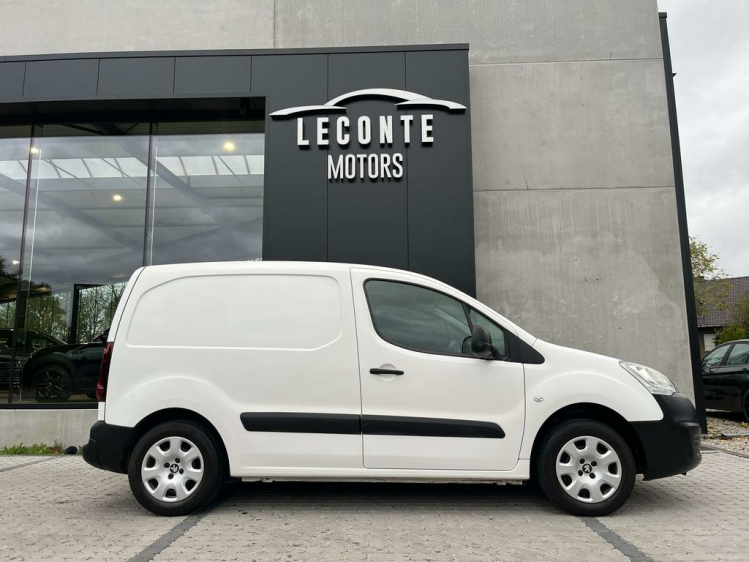 Peugeot Partner 1.6HDI Lichte Vracht 3-zit GPS/PDC/Trekhaak...! Leconte Motors