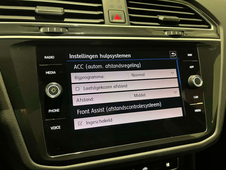 Volkswagen Tiguan 1.5 TSI Navigatie/Camera/ACC/Bluetooth/Trekhaak.. Leconte Motors