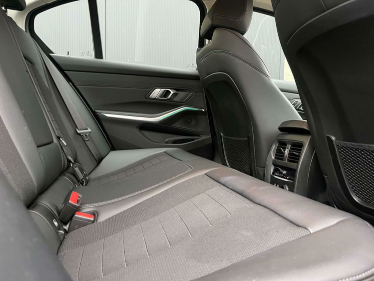 BMW 320 320iA Berline Navi-Pro/Sportzetels/HUD/Camera/... Leconte Motors