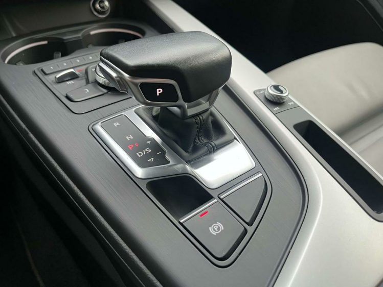 Audi A4 35 TDi S-Tronic LED-Matrix/Leder/Sportzetels/GPS.. Leconte Motors