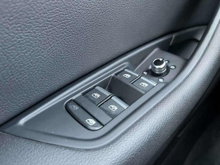 Audi A4 30 TDi S tronic LED-Matrix/Lederen-Sportzetels/GPS Leconte Motors