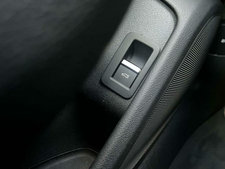 Audi A4 30 TDi S tronic LED-Matrix/Lederen-Sportzetels/GPS Leconte Motors