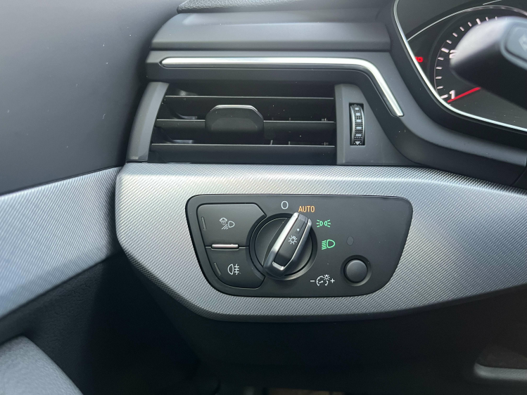 Audi A4 30 TDi S tronic LED-Matrix/Lederen-Sportzetels/GPS Leconte Motors