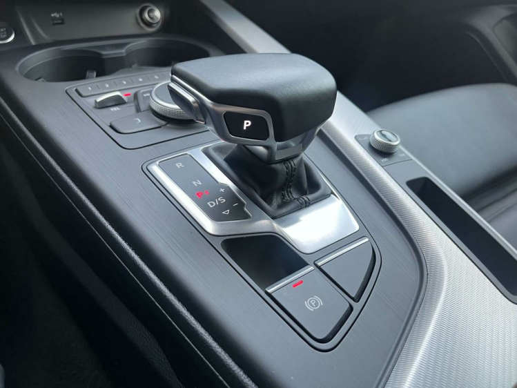 Audi A4 30 TDi S tronic LED-Matrix/Lederen-Sportzetels/GPS Leconte Motors