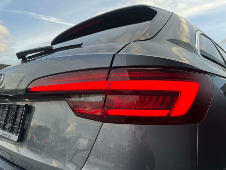 Audi A4 30 TDi S tronic LED-Matrix/Lederen-Sportzetels/GPS Leconte Motors