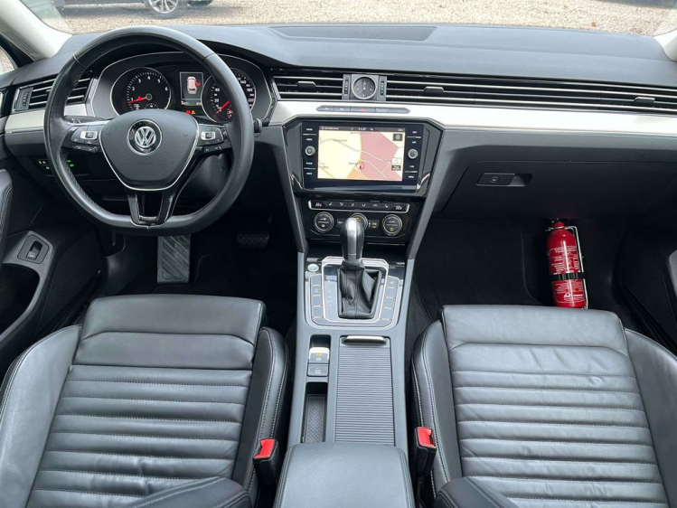 Volkswagen Passat Variant 1.4 TSI Highline DSG Leder/Panodak/Camera/Trekhaak Leconte Motors