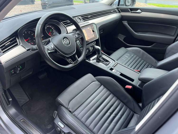 Volkswagen Passat Variant 1.4 TSI Highline DSG Leder/Panodak/Camera/Trekhaak Leconte Motors