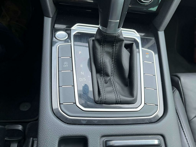 Volkswagen Passat Variant 1.4 TSI Highline DSG Leder/Panodak/Camera/Trekhaak Leconte Motors