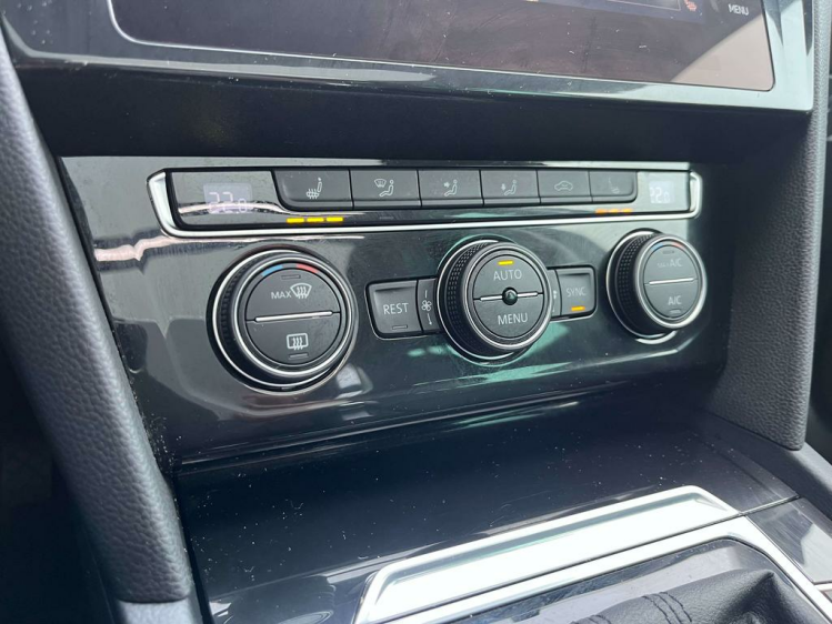 Volkswagen Passat Variant 1.4 TSI Highline DSG Leder/Panodak/Camera/Trekhaak Leconte Motors