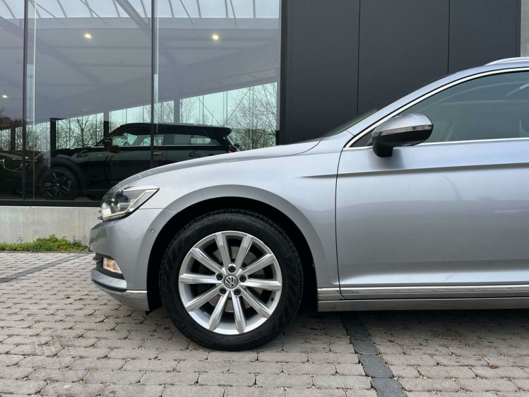 Volkswagen Passat Variant 1.4 TSI Highline DSG Leder/Panodak/Camera/Trekhaak Leconte Motors