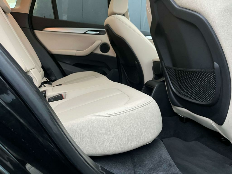 BMW X1 1.5 dA sDrive16 LED/Panodak/Leder/Gps/Camera/BLTH Leconte Motors