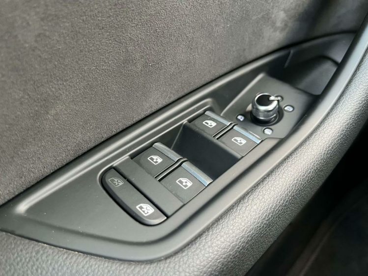 Audi A4 35 TDi S-Tronic Facelift Virtual/Pano/Sportzetels! Leconte Motors