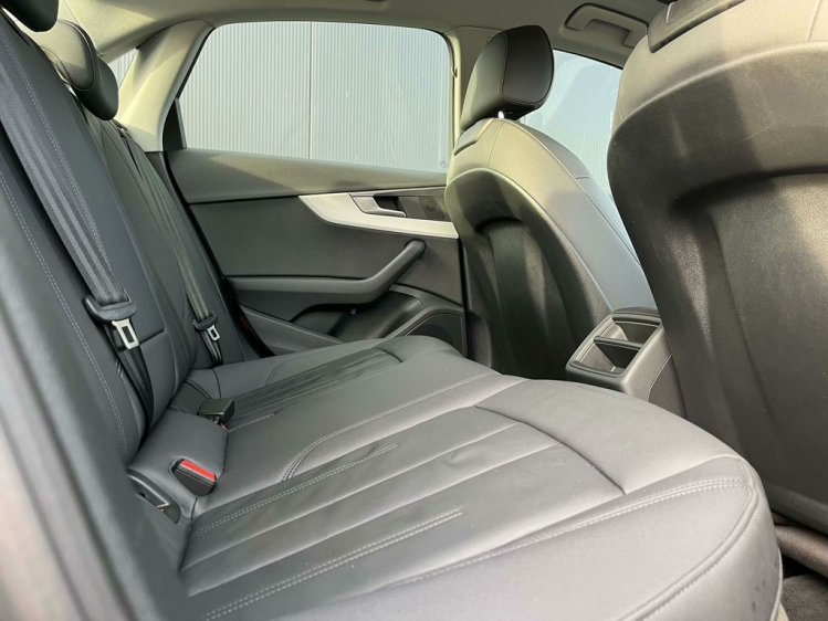 Audi A4 30 TDi Berline S-Tronic Virtual-Cockpit/LED/Leder Leconte Motors