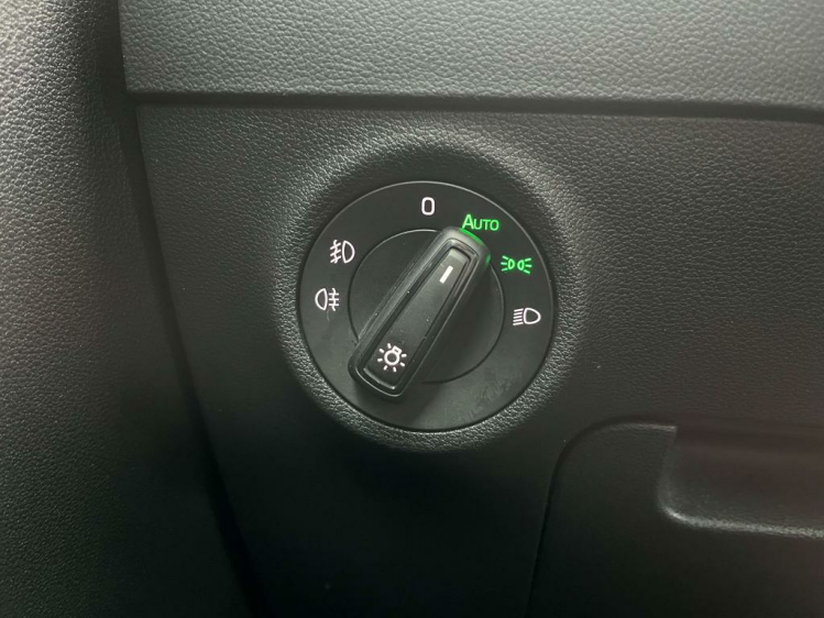 Skoda Karoq 1.0 TSI Navigatie/Camera/Carplay/Zetelverwarming!! Leconte Motors