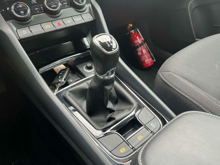 Skoda Karoq 1.0 TSI Navigatie/Camera/Carplay/Zetelverwarming!! Leconte Motors