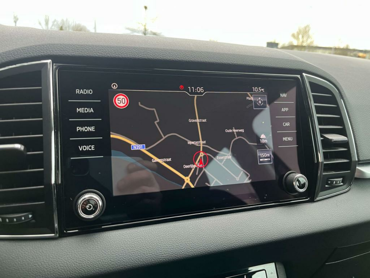 Skoda Karoq 1.0 TSI Navigatie/Camera/Carplay/Zetelverwarming!! Leconte Motors