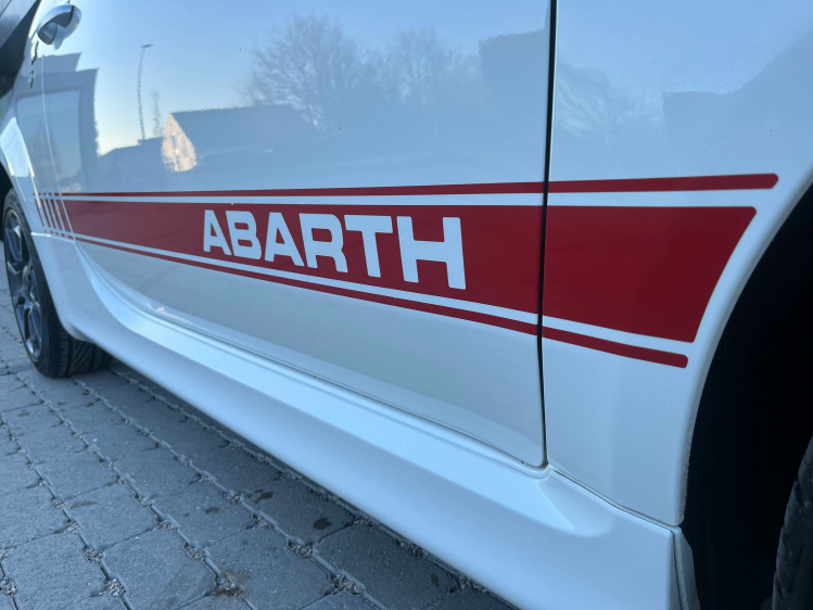 Abarth 595 1.4 T-Jet Navigatie/DAB+/PDC/Bluetooth/...!! Leconte Motors