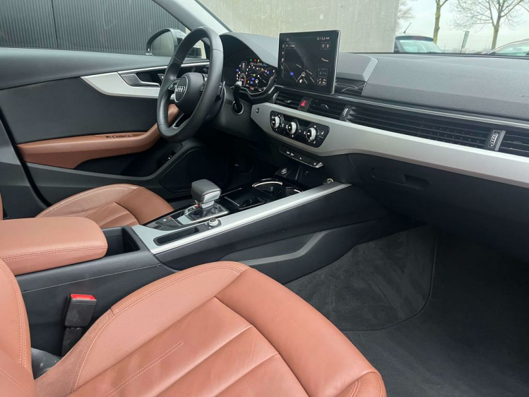 Audi A4 30 TDi S-tronic Facelift Panodak/LED-Matrix/Leder Leconte Motors