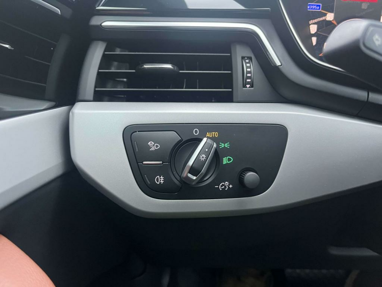 Audi A4 30 TDi S-tronic Facelift Panodak/LED-Matrix/Leder Leconte Motors