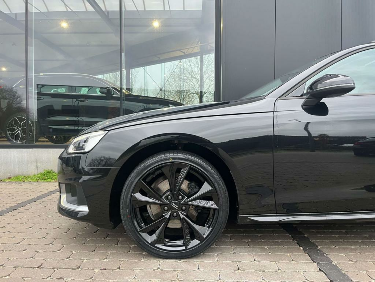 Audi A4 30 TDi S-tronic Facelift Panodak/LED-Matrix/Leder Leconte Motors