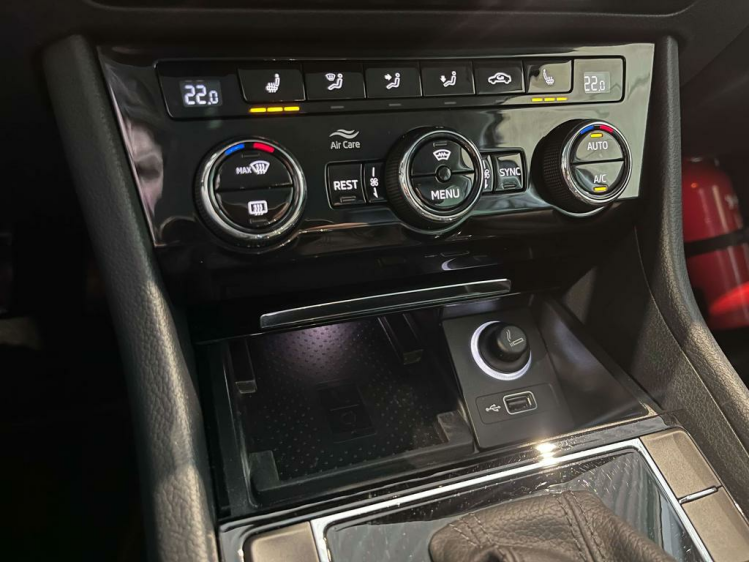 Skoda Superb 1.5 TSI ACT Style DSG Leder/Gps/DAB/Camera/Carplay Leconte Motors