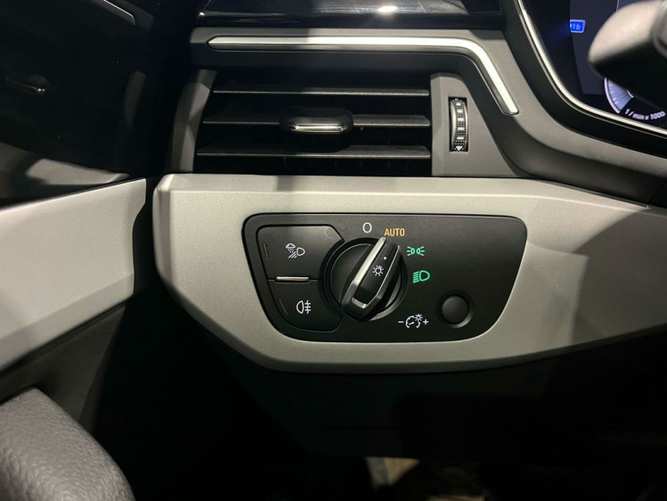 Audi A4 30 TDi S-Tronic Facelift Virtual-Cockpit/Panodak Leconte Motors