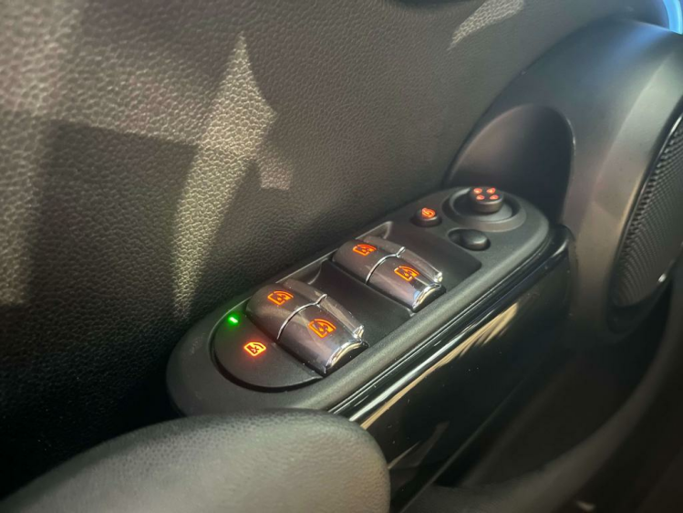 MINI One 1.5i Facelift 5D Full-LED/Navi-Pro/Carplay/Cruise! Leconte Motors