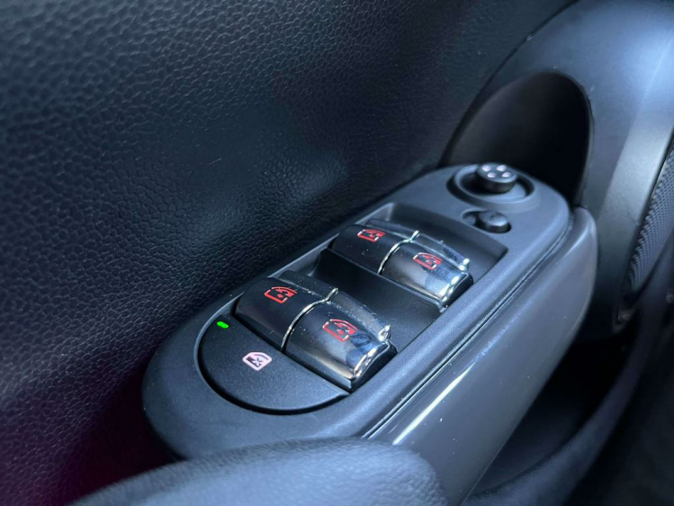 MINI One 1.5 OPF 5-deurs Navigatie/Cruise/PDC/Sportstuur/.. Leconte Motors