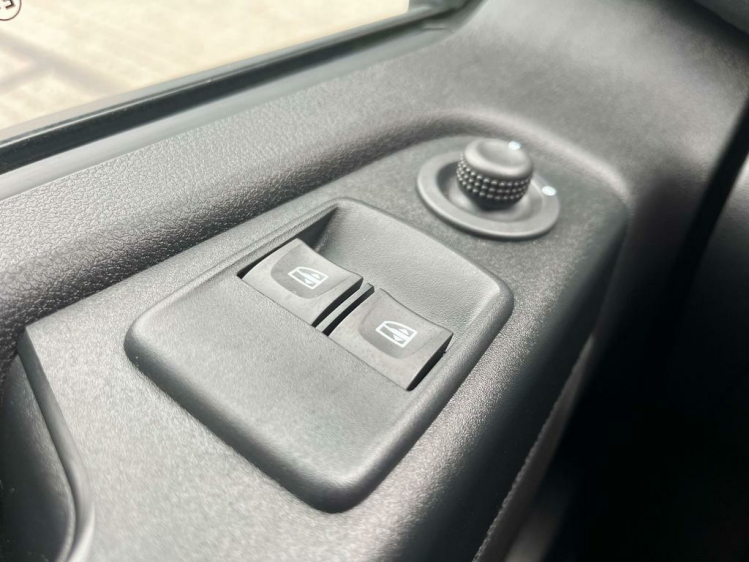 Renault Trafic 2.0DCI Lichte Vracht 3-zit/LED/Gps/Camera/PDC/BLTH Leconte Motors