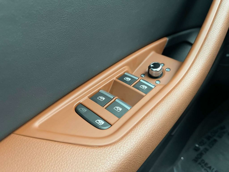 Audi A4 30 TDi S-Tronic Panodak/Virtual-Cockpit/Leder/CAM Leconte Motors