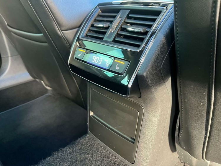 Skoda Superb 1.5 TSI DSG Panodak/Leder/Camera/Gps/ACC/Zetelverw Leconte Motors