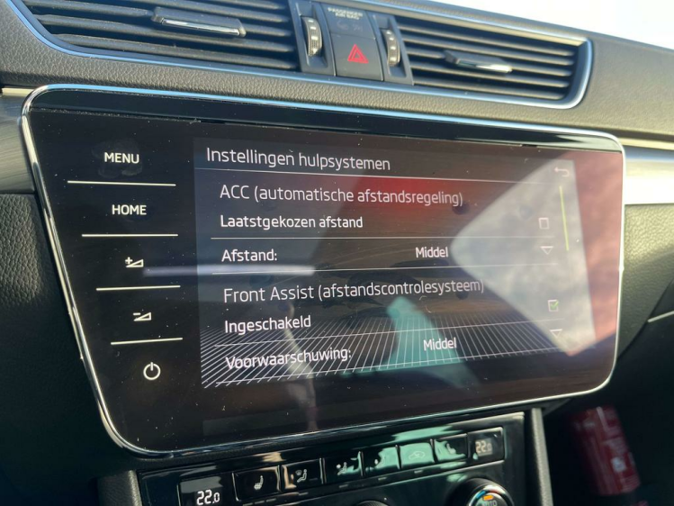 Skoda Superb 1.5 TSI DSG Panodak/Leder/Camera/Gps/ACC/Zetelverw Leconte Motors