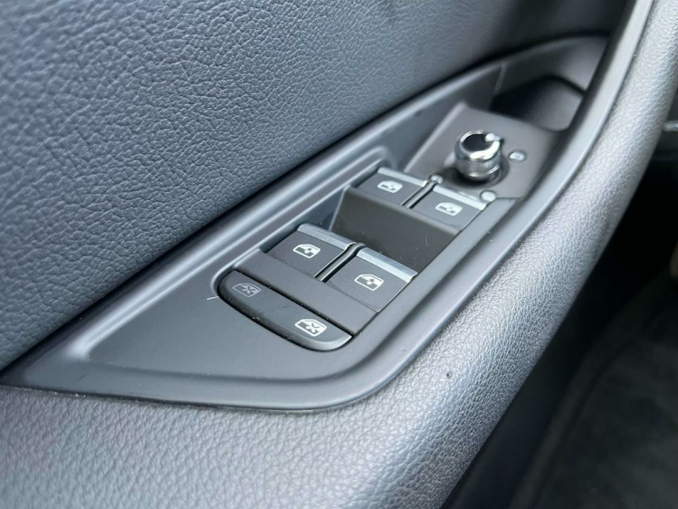 Audi A4 30 TDi S-Tronic LED/Sportzetels/GPS/Cruise/PDC/... Leconte Motors