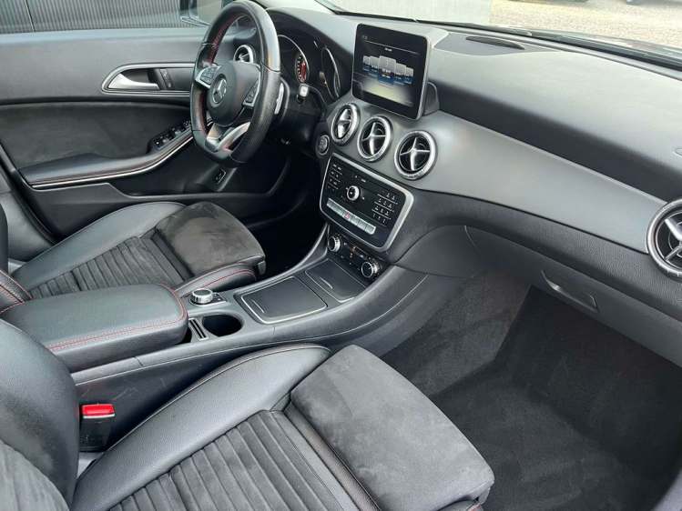 Mercedes-Benz CLA 180 Coupé AMG-PACK Panodak/LED/Sportzetels/Camera.. Leconte Motors