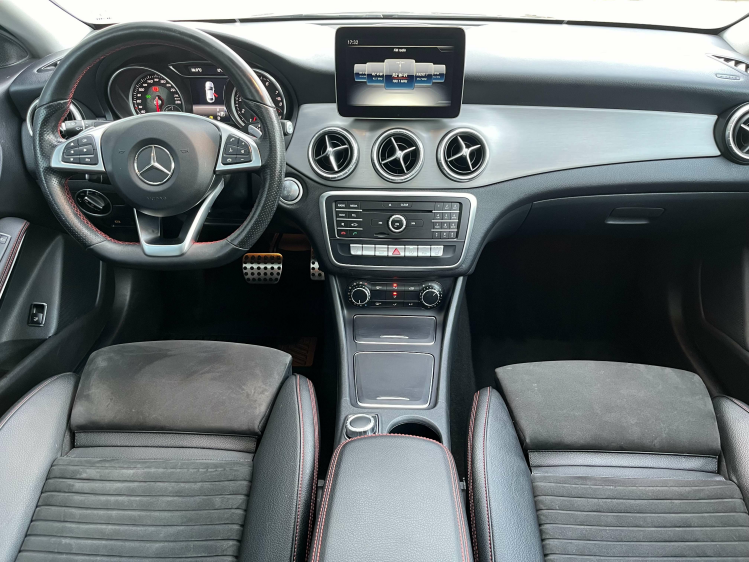 Mercedes-Benz CLA 180 Coupé AMG-PACK Panodak/LED/Sportzetels/Camera.. Leconte Motors