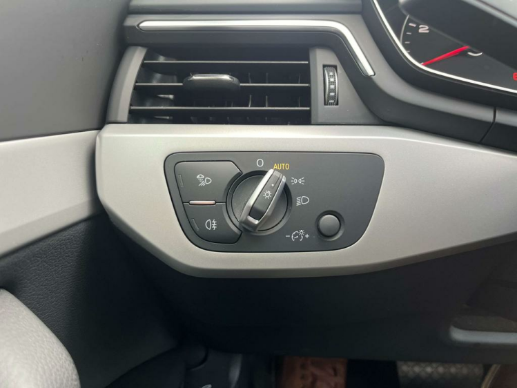 Audi A4 35 TDi S-tronic Panodak/Leder/Gps/FullLED/Trekhaak Leconte Motors