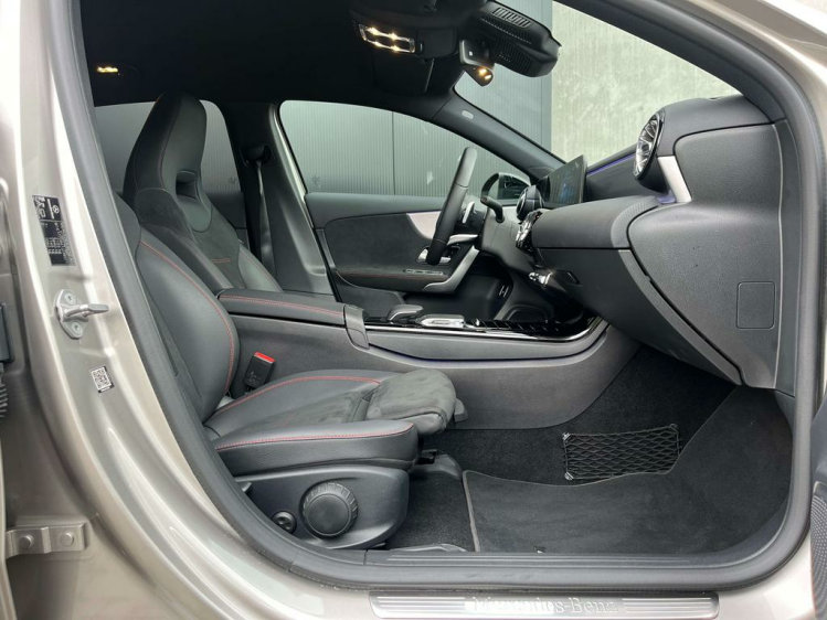 Mercedes-Benz A 250 e PHEV Hybrid AMG-PACK Widescreen/Sfeerverlichting Leconte Motors