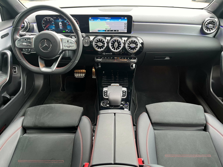 Mercedes-Benz A 250 e PHEV Hybrid AMG-PACK Widescreen/Sfeerverlichting Leconte Motors
